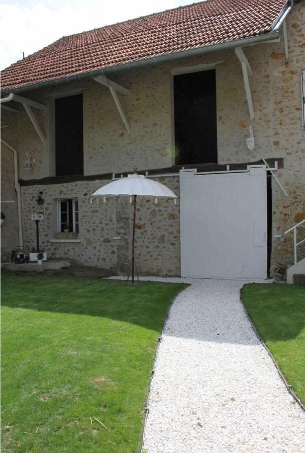 Chambres A La Maison Hermitage Aincourt Exterior photo
