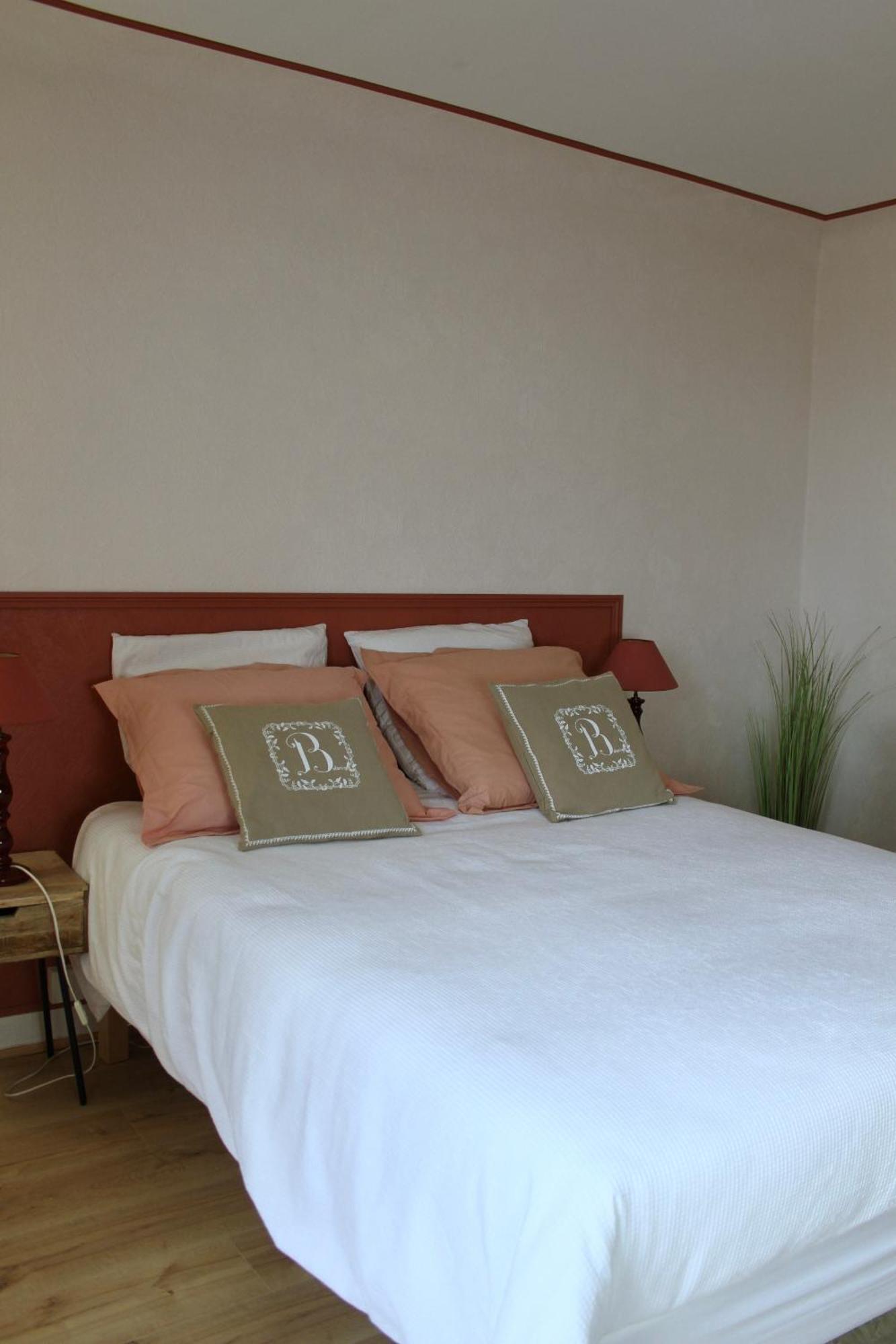 Chambres A La Maison Hermitage Aincourt Exterior photo