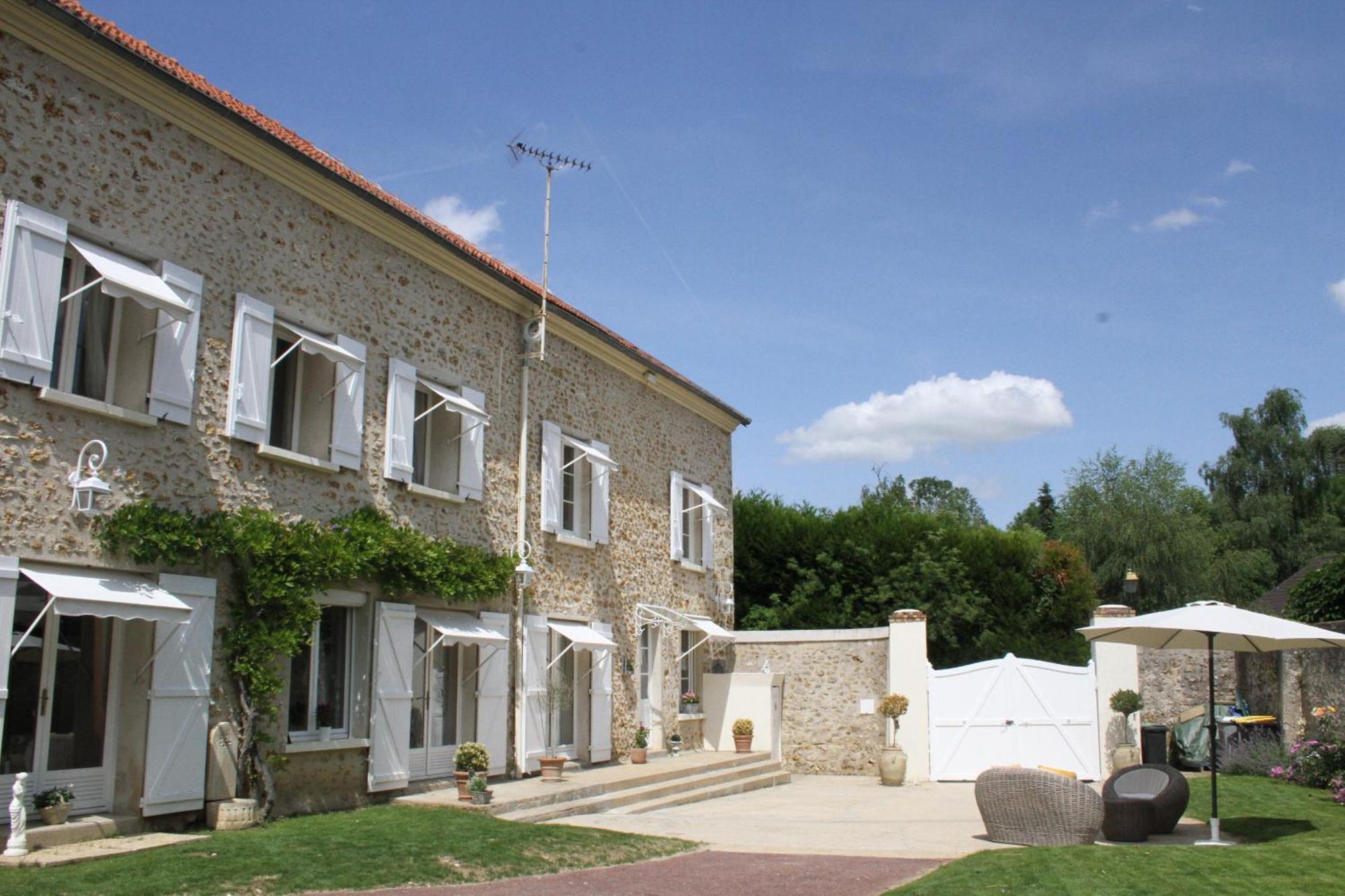 Chambres A La Maison Hermitage Aincourt Exterior photo