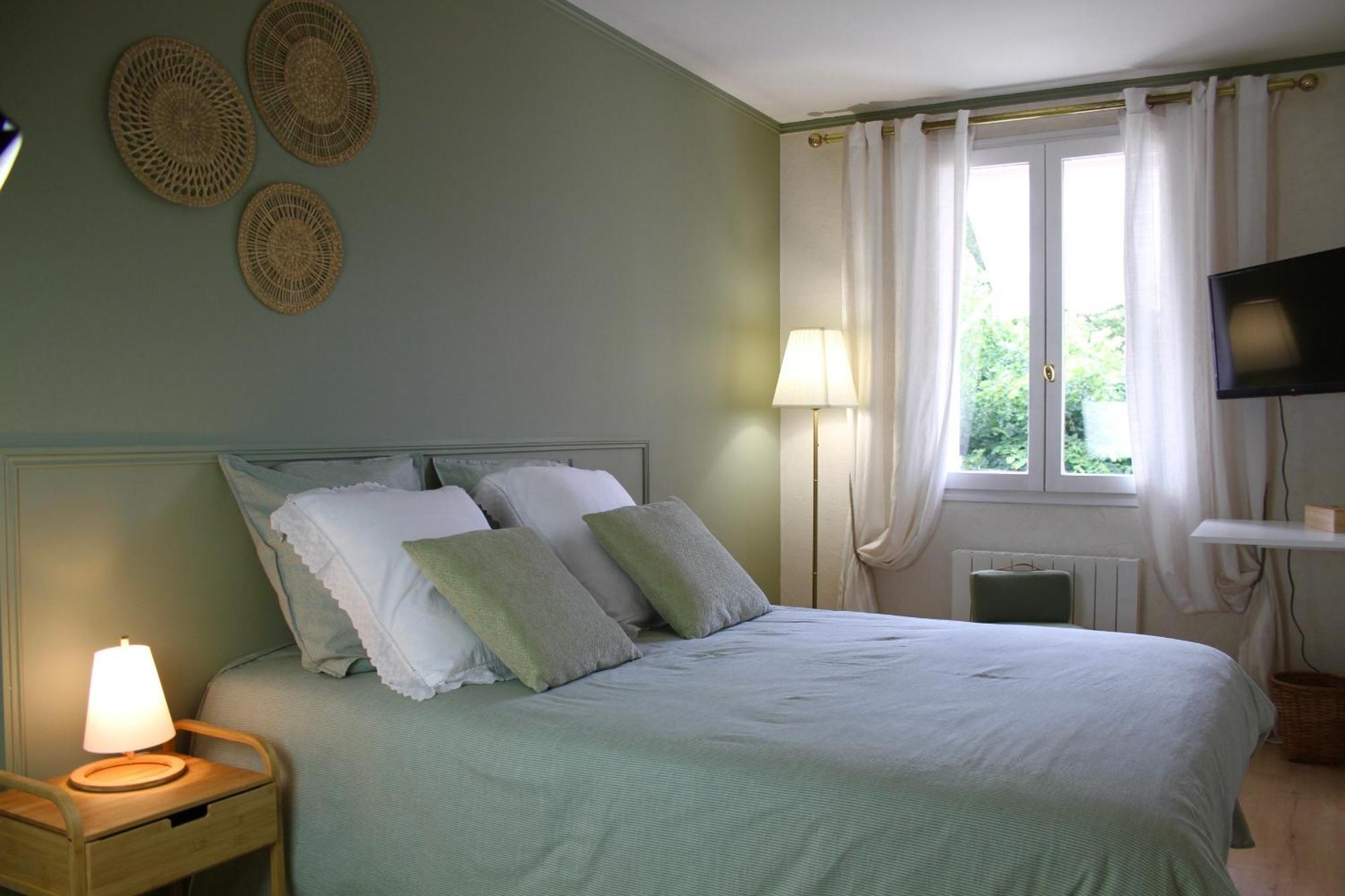 Chambres A La Maison Hermitage Aincourt Exterior photo